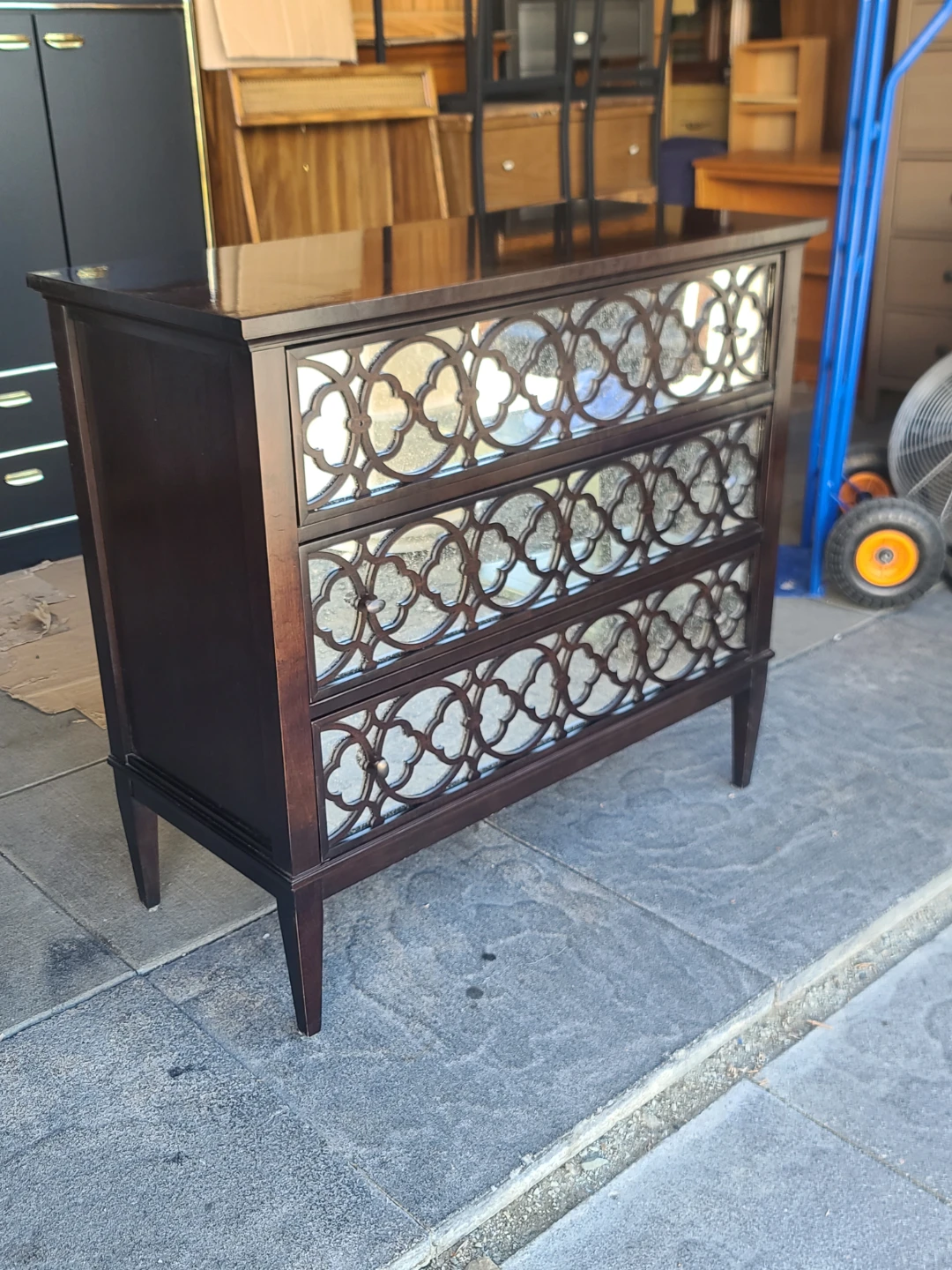 Hickory White Mirrored Accent Chest / Nightstand