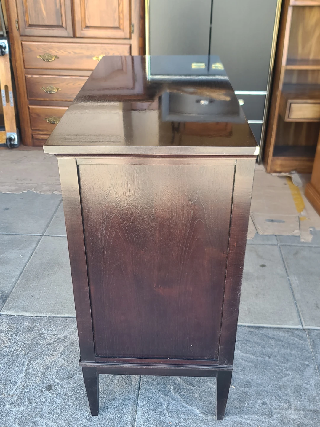 Hickory White Mirrored Accent Chest / Nightstand - photo 3