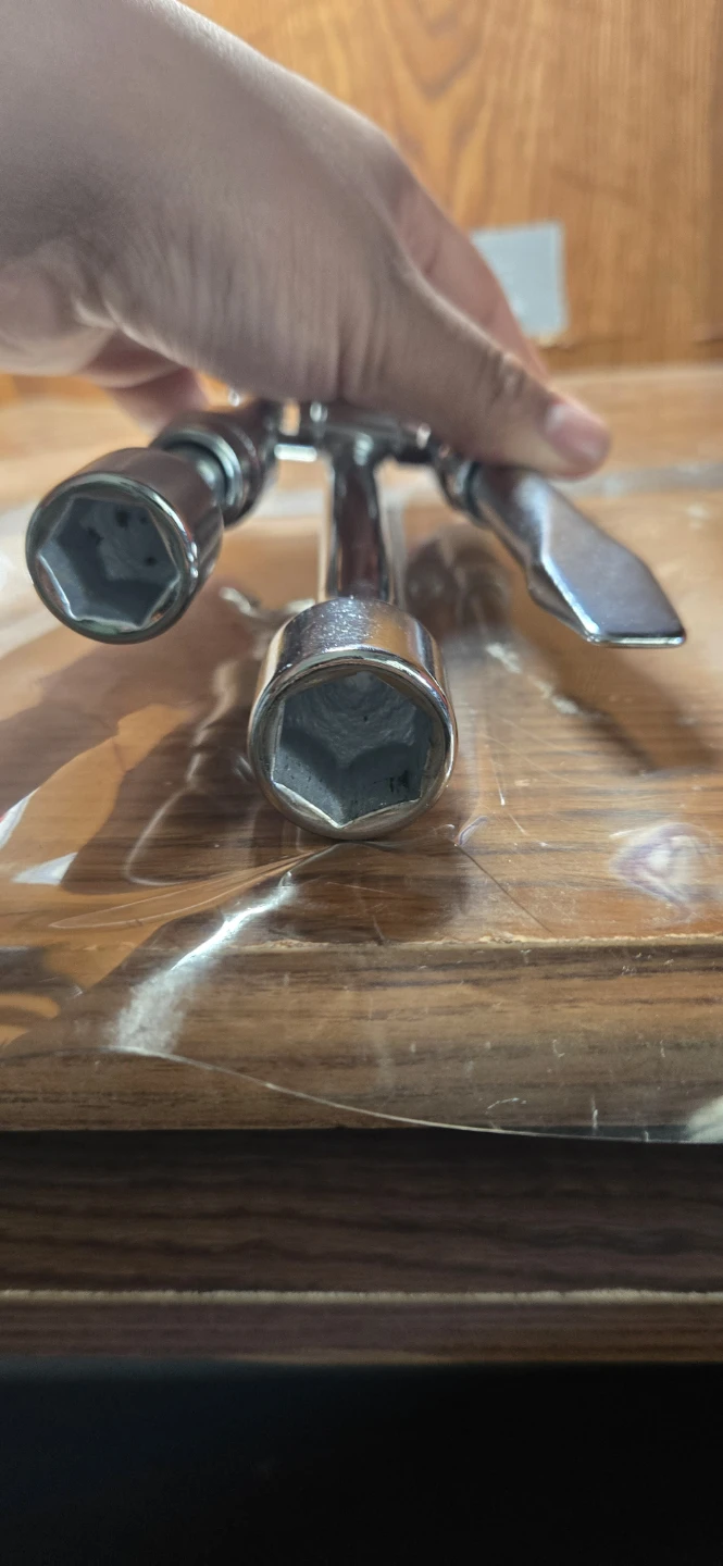 4-Way Lug Wrench - photo 3