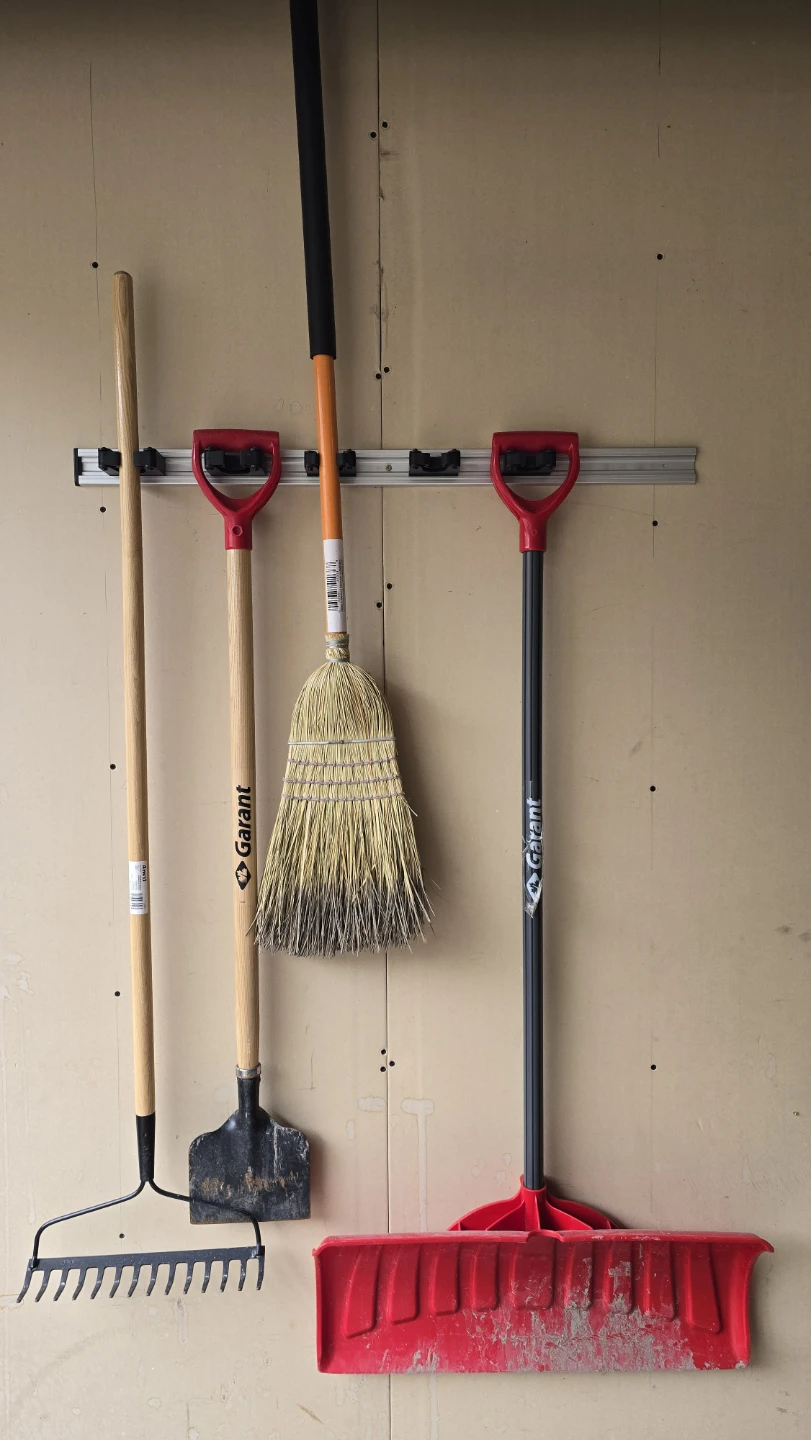 Garant Snow Shovel and Broom Set