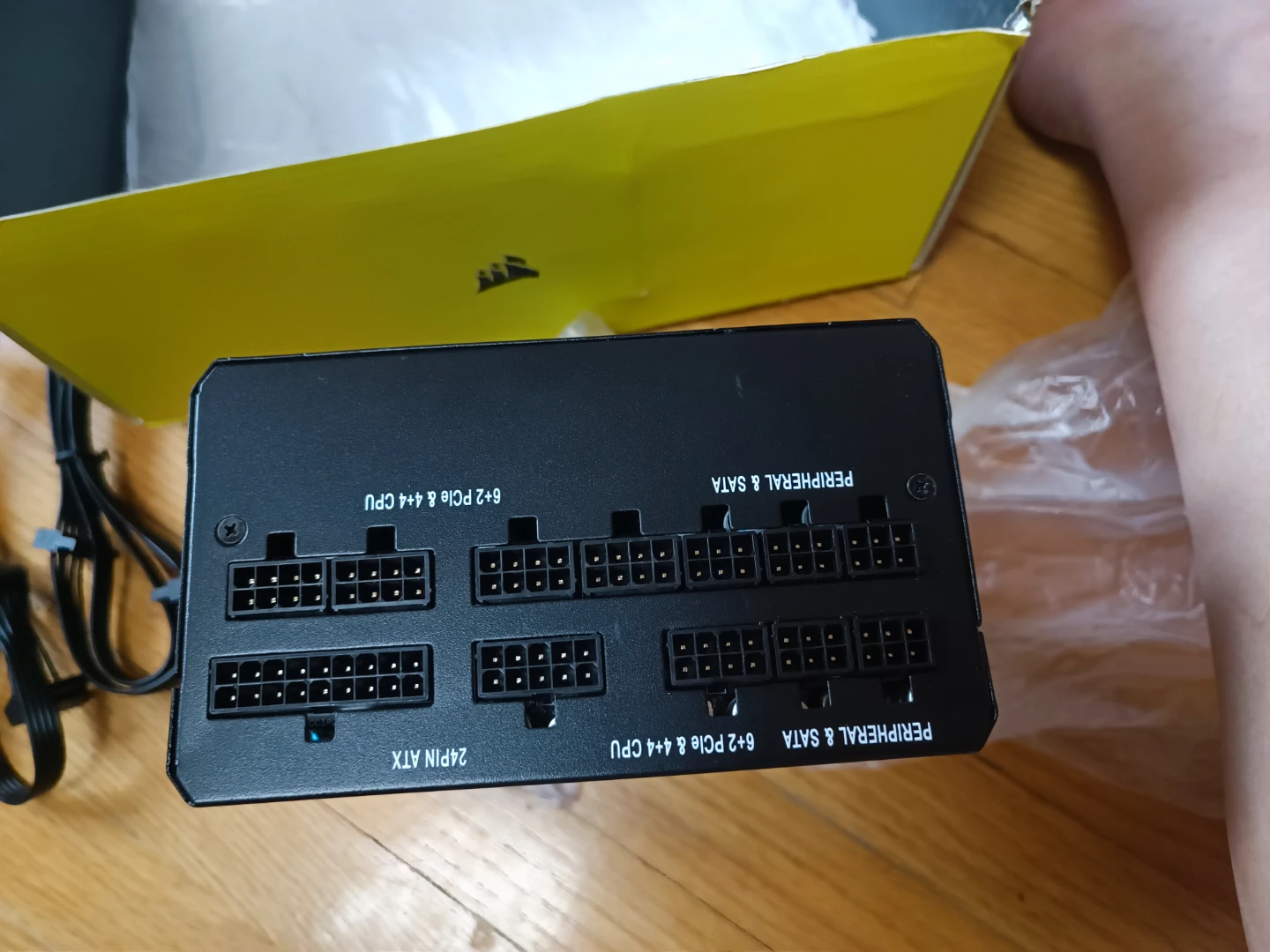 Corsair RM850x 850 Watt Power Supply - photo 5