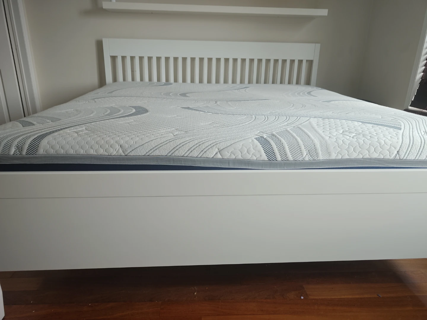 Ikea IDANAS King Size Bed Frame and costco memory mattress