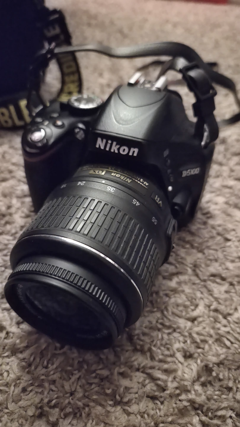 Nikon D5100 DSLR Camera with Bag and Accessories - photo 3