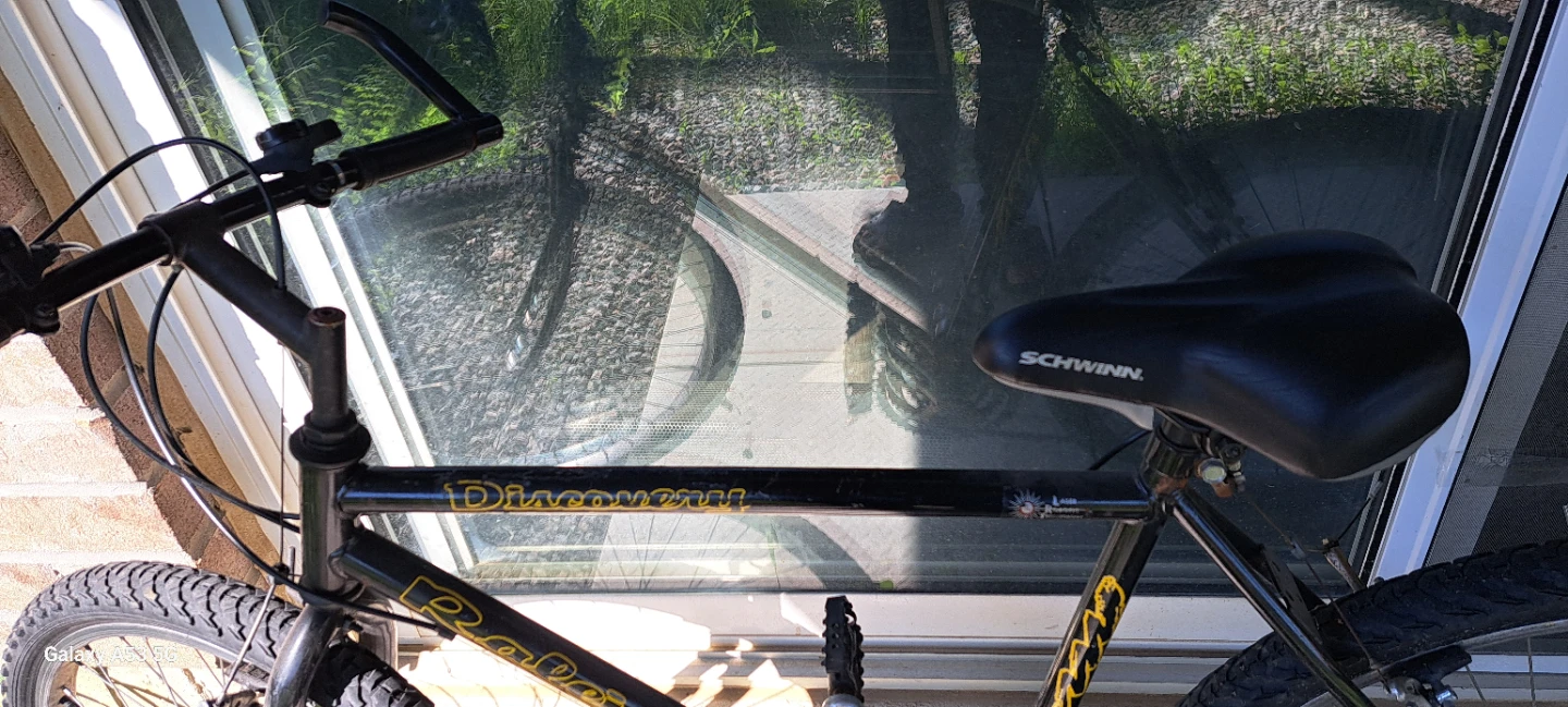 Raleigh Discovery Mountain Bike - photo 2