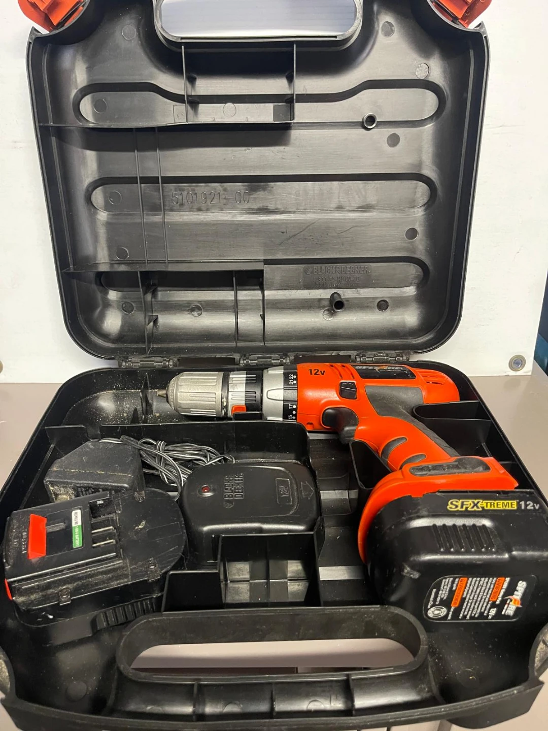 Black & Decker 12V Cordless Drill - photo 5