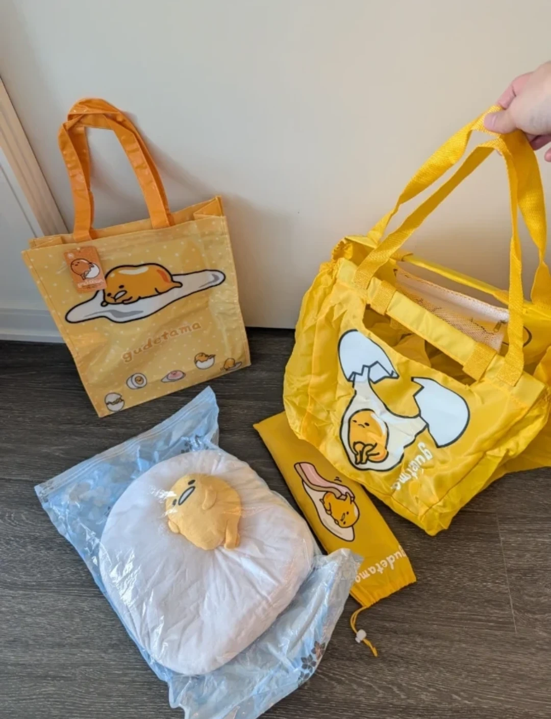 Gudetama bag and and pillow set