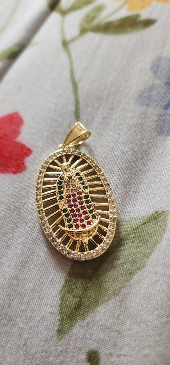 Gold platted Virgen de Guadalupe pendant - photo 2