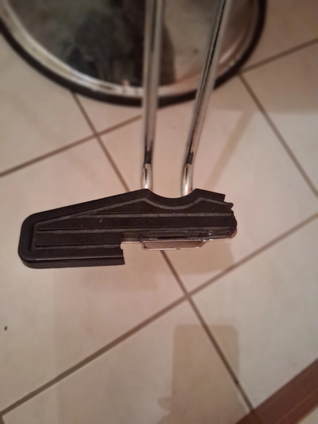 Black Salon Chair - photo 4