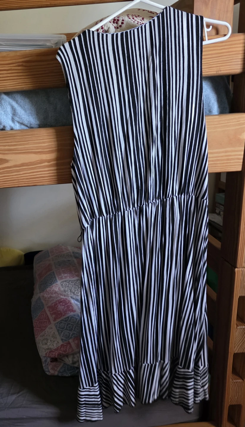 Black and White Striped Sleeveless Dress - photo 2
