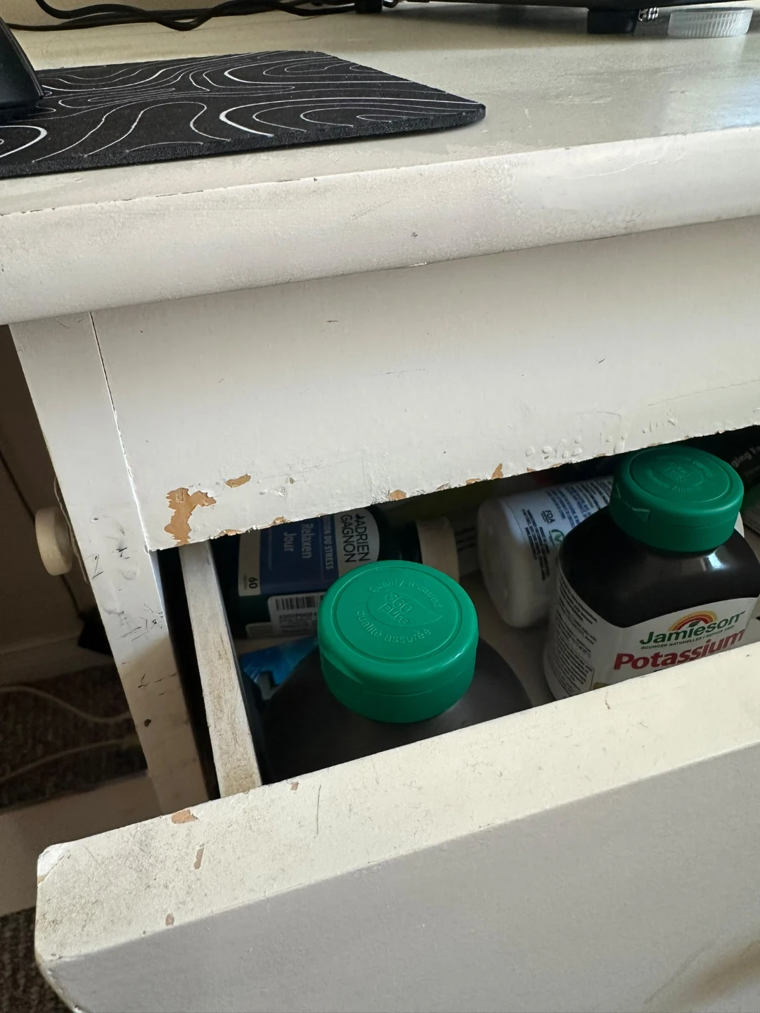 White 3-Drawer Desk - photo 2