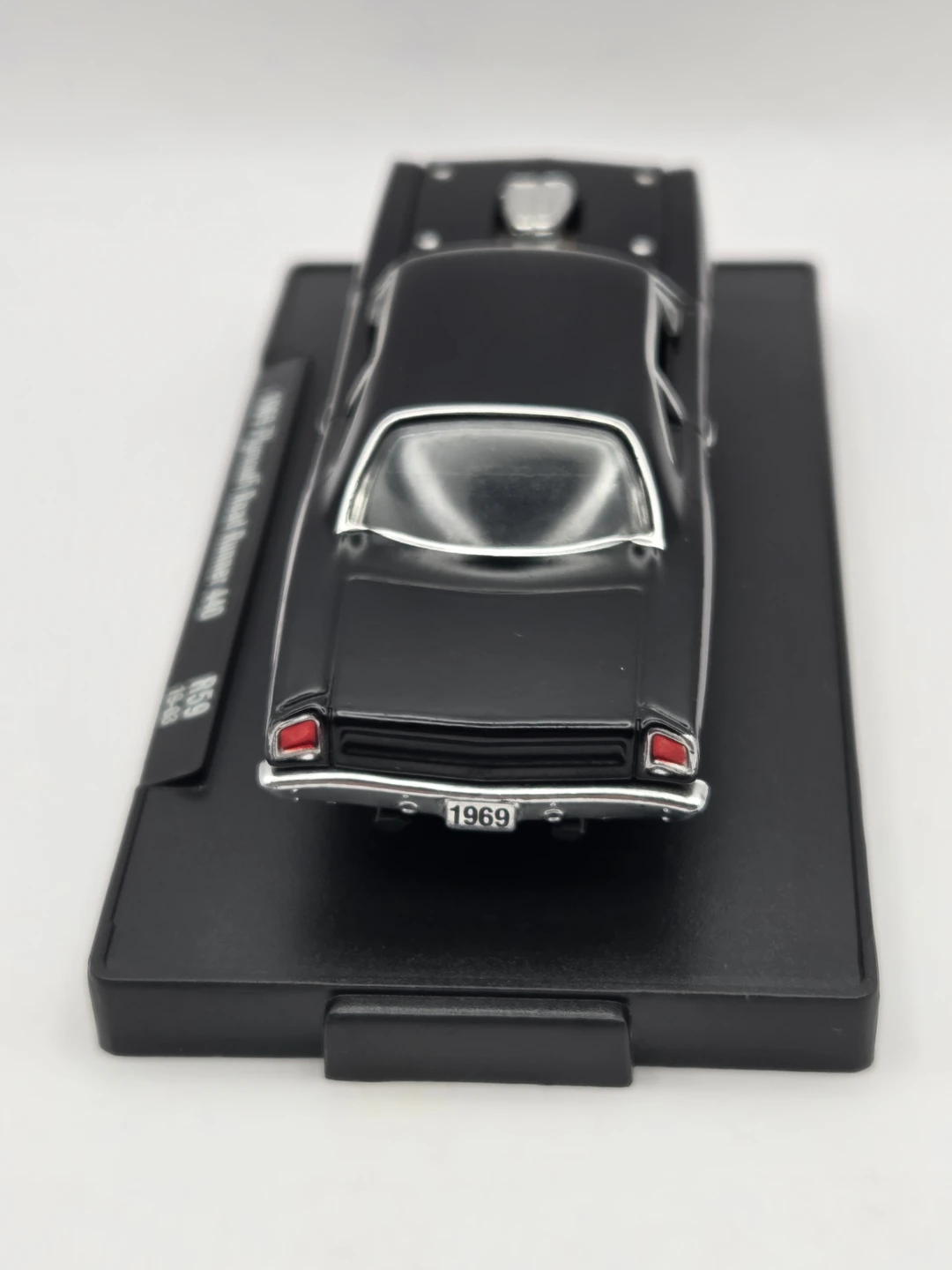 M2 Machines 1969 Plymouth Road Runner 440 Flowtech 1:64 - photo 2