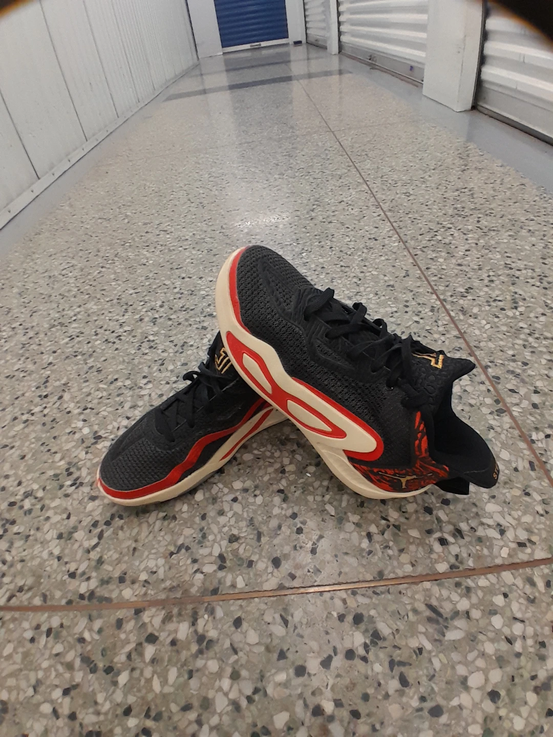 Adidas JT 1 Basketball Shoes Boys Size 6.5 - photo 4