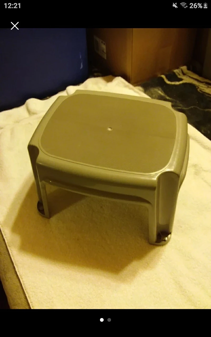 🦶 🆕 Heavy Duty Plastic Step Stool (300 lb Weight Capacity) 🆕