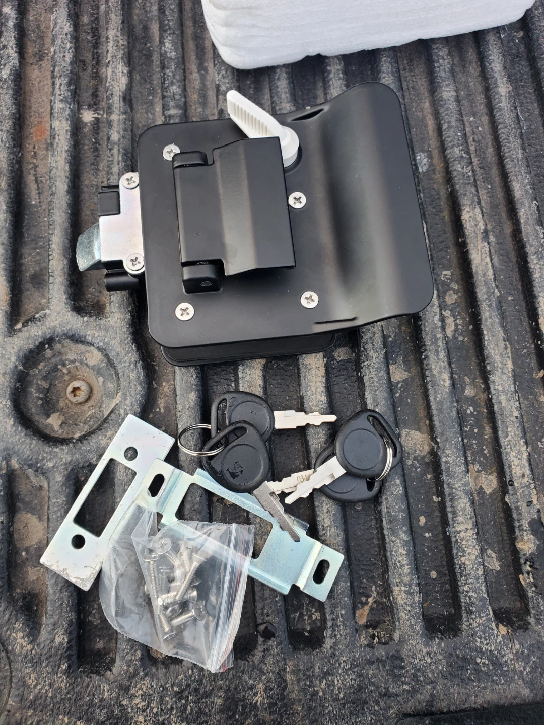 RV Door Lock Latch Assembly with Keys