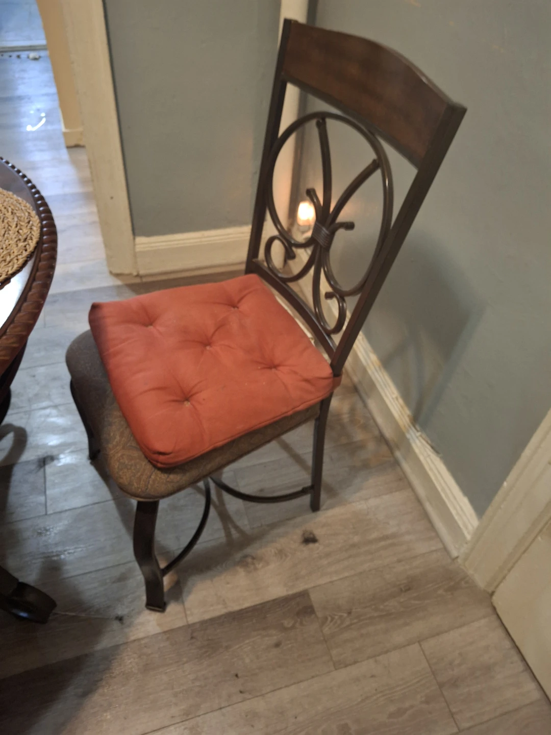Antique table W/4 chairs - photo 2