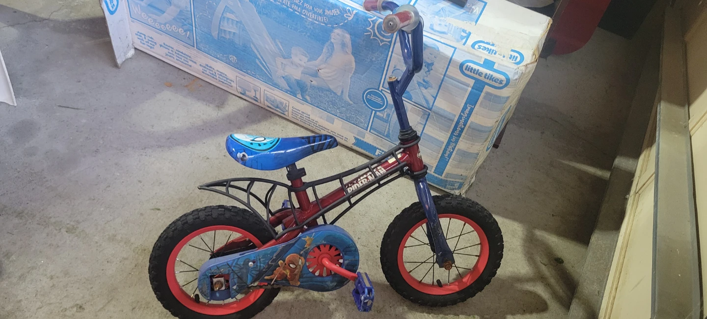 Spider-Man 12" Kids Bike with Training Wheels