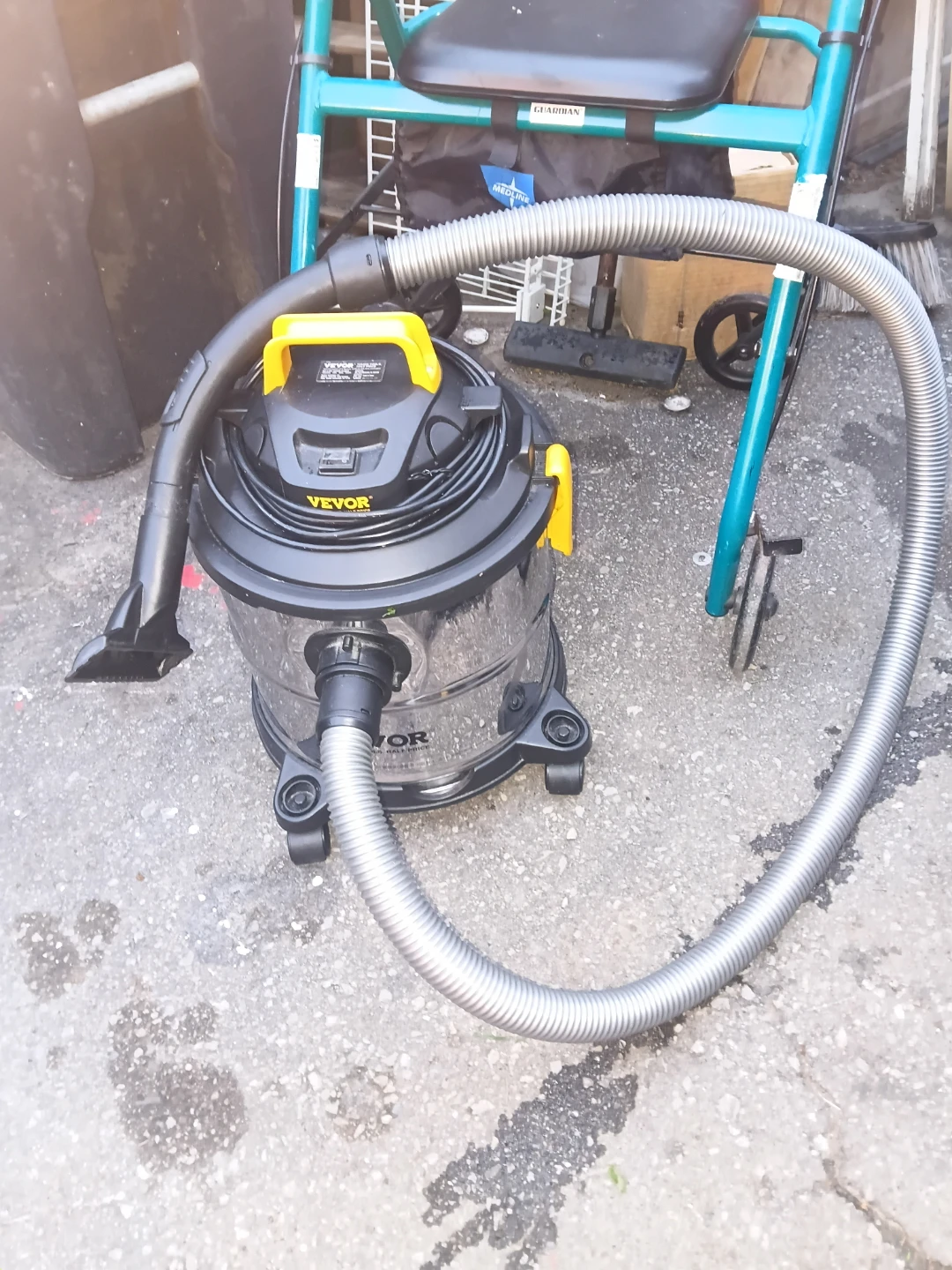 Vevor Wet/Dry Vacuum Cleaner - photo 2
