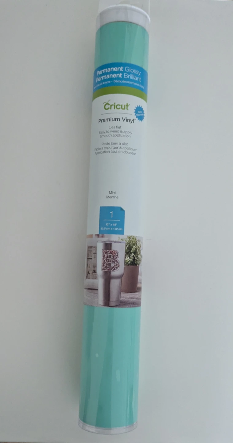⚽ Brand New Cricut Permanent Glossy Premium Vinyl - Mint
