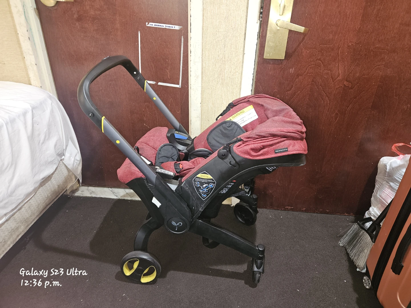 Car sit baby stroller and also as a portable bassinet.