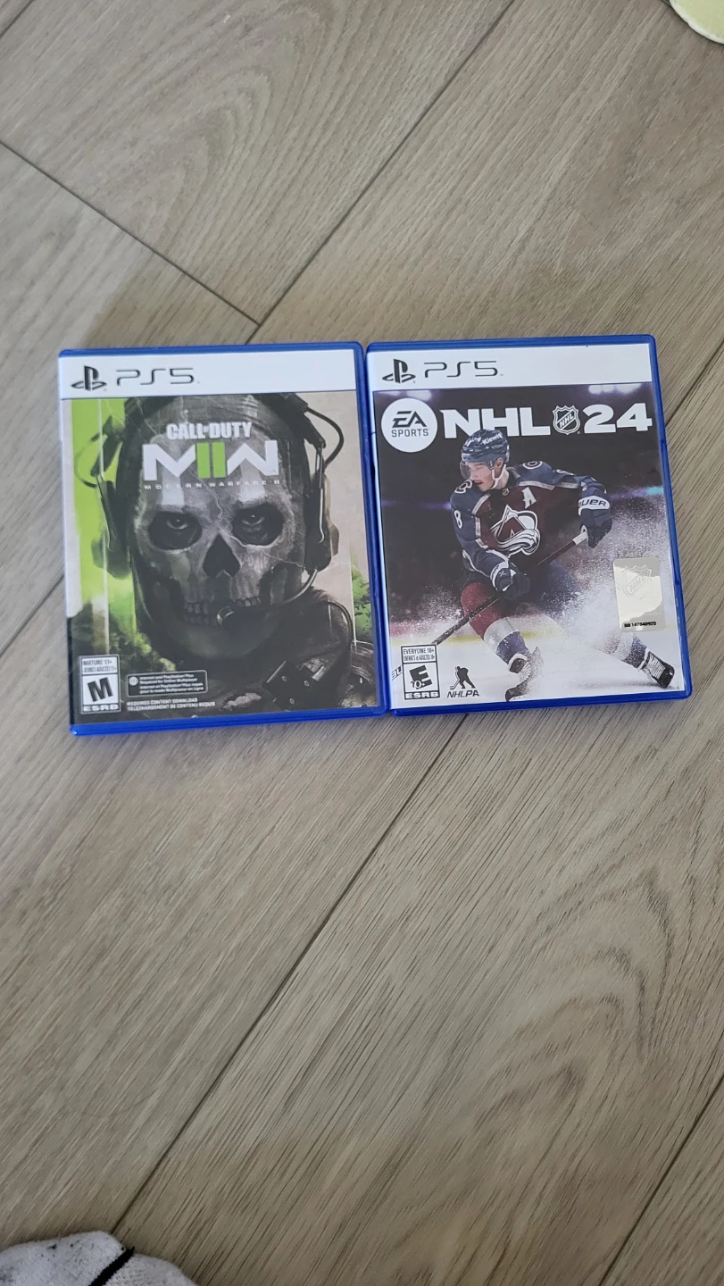 PS5 Call of Duty Modern Warfare II & NHL 24 Games