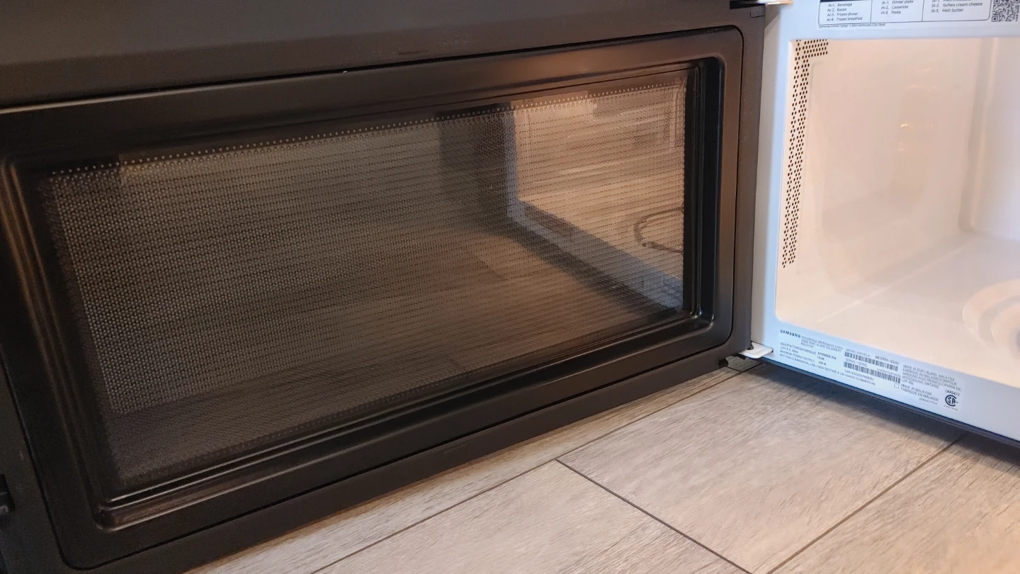 Samsung Over-the-Range Microwave - photo 2