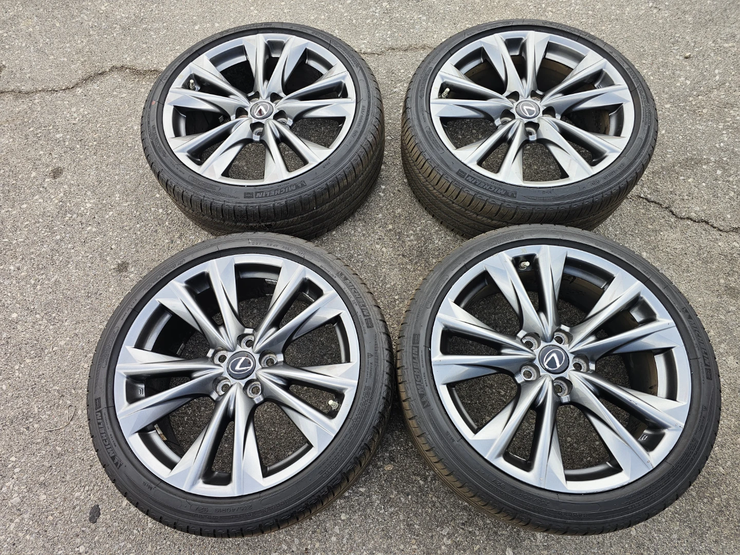 LEXUS ES, IS O.E.M RIMS AND ALL SEASON TIRES 235/40 R19 - photo 3