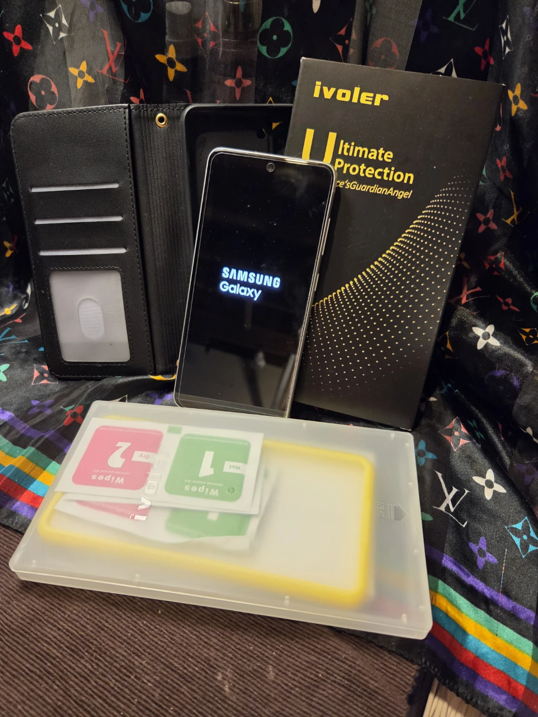Samsung S21 FE 5G with case and screen protector - photo 4