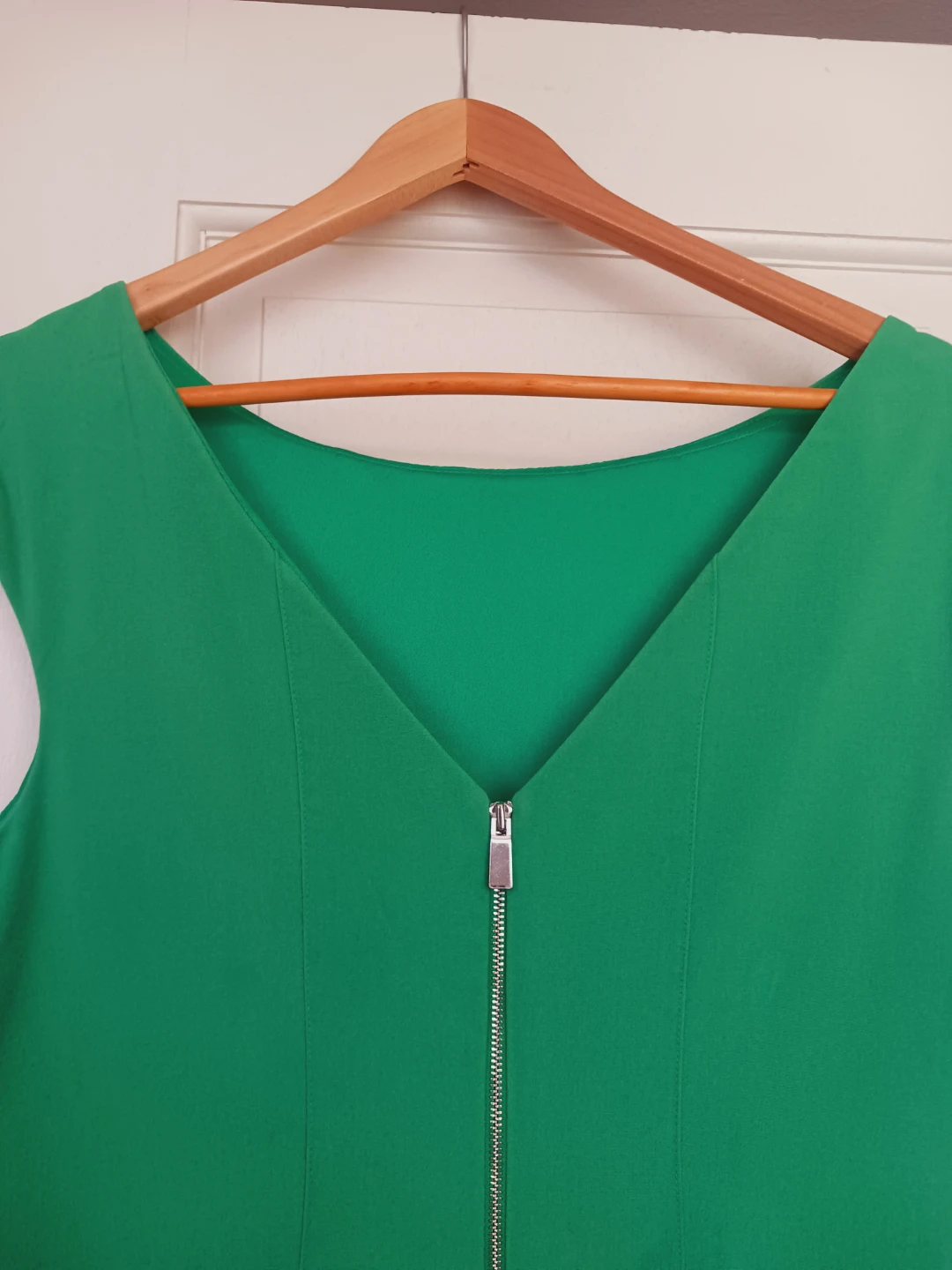 Vince Camuto Green Sheath Dress w/Zipper in the back.12 - photo 4