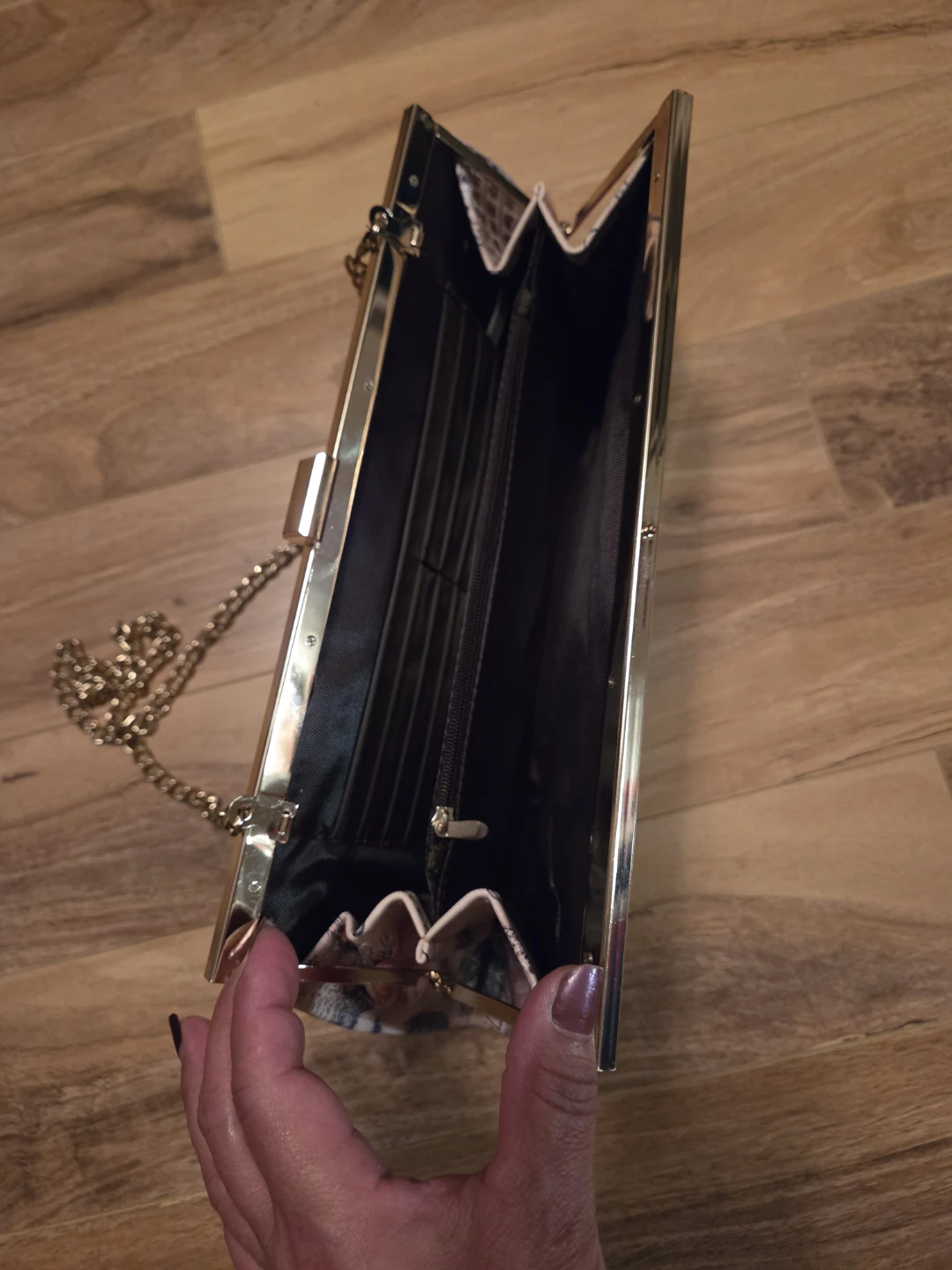 Clutch Purse with Pisa Tower and Rose Design - photo 4