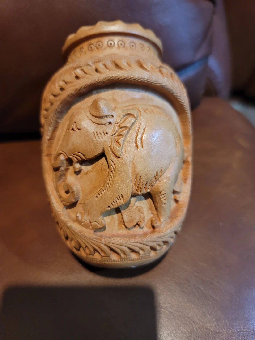 SINGIRI Wooden Carved Elephant Vase - photo 2