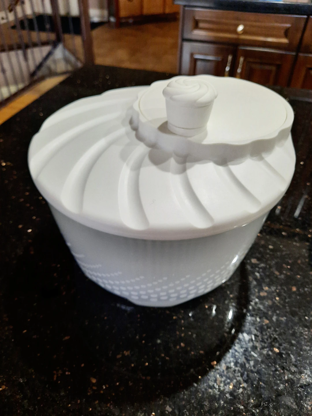 Salad spinner