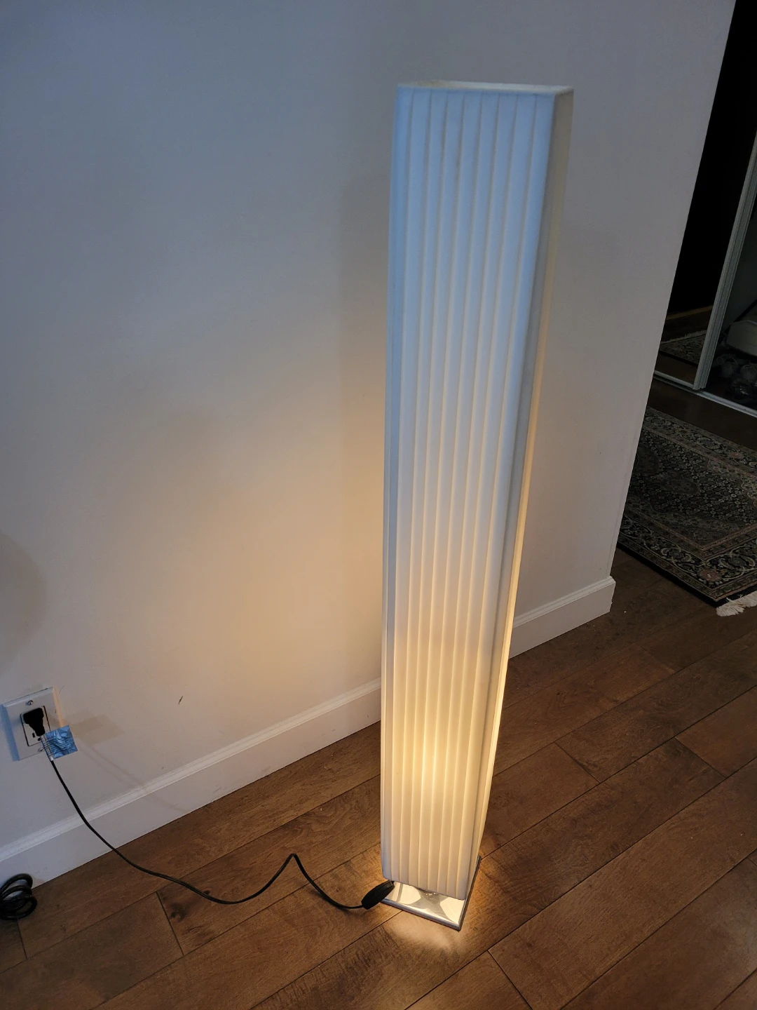 HIGHEND Tall White Floor Lamp