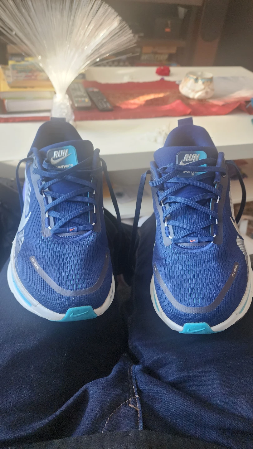 Nike ZoomX shoes Size 11 - Vomero 18s pristine - photo 4