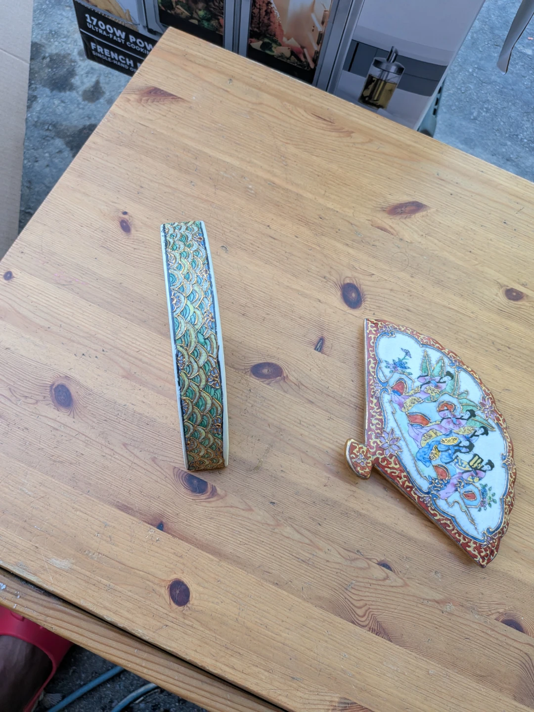 Vintage Fan-Shaped Ceramic Trinket Box with Asian Figures - photo 4