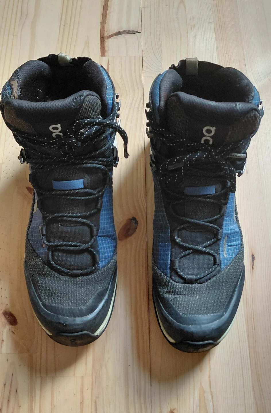 ON Cloud Women's hiking boots