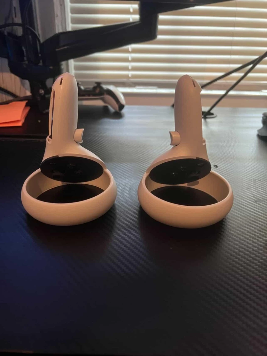 Meta Quest 2 VR Headset with Controllers and Battery Pack - photo 3