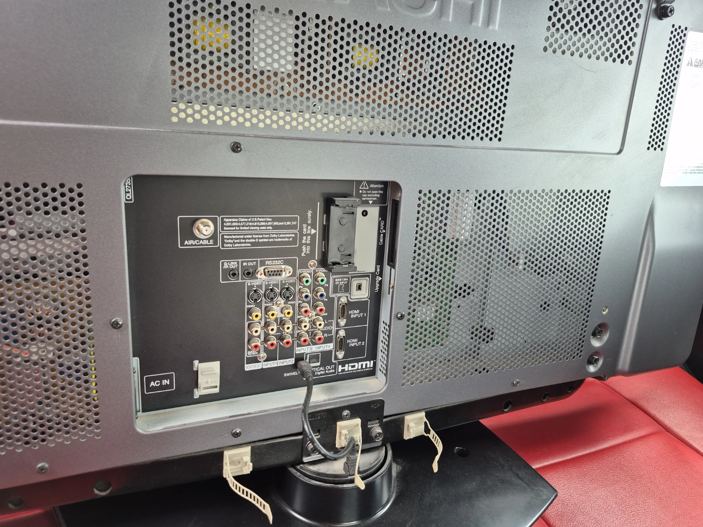 Hitachi TV with Remote - photo 3