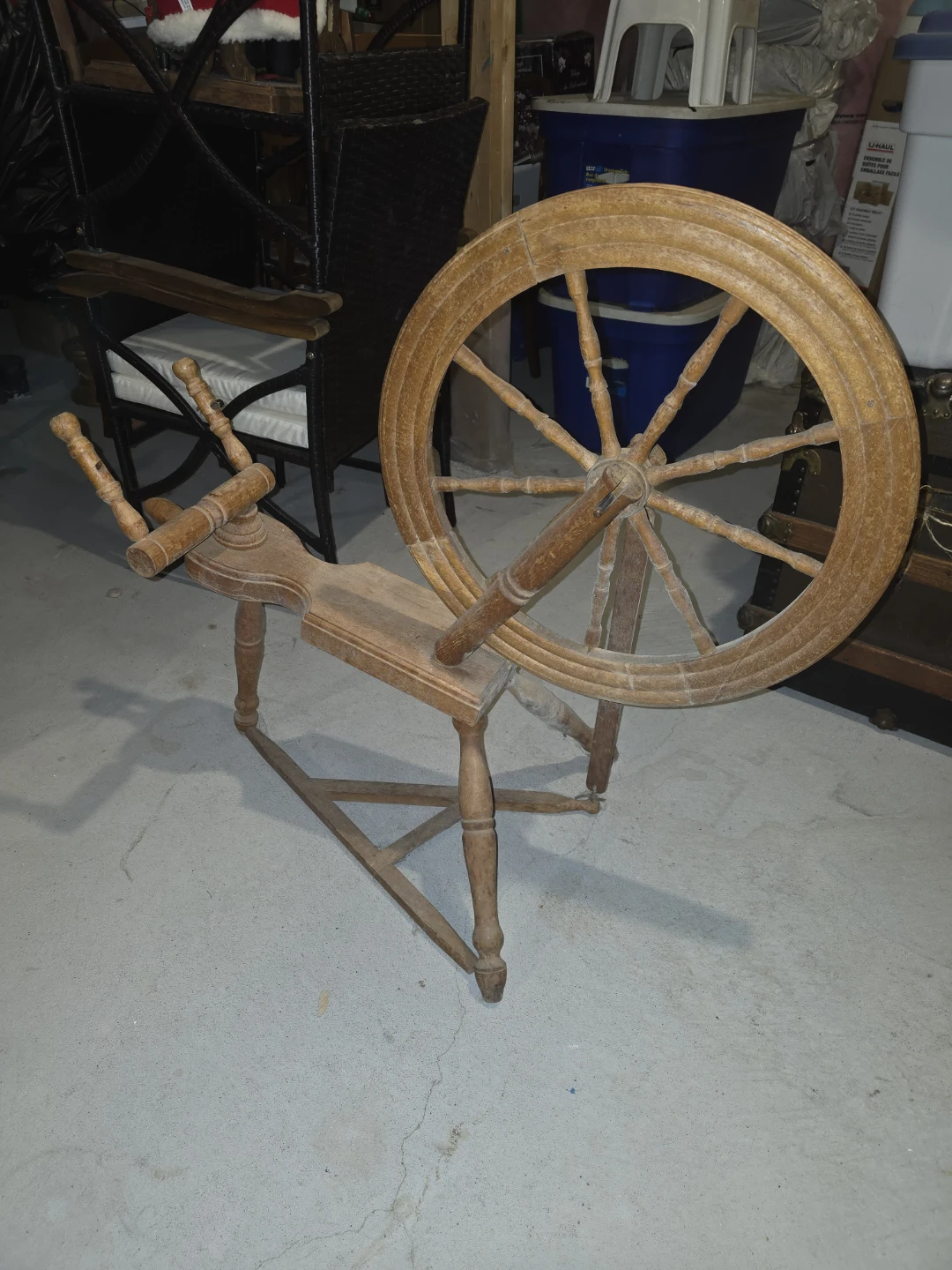Antique wooden spinning wheel - photo 3