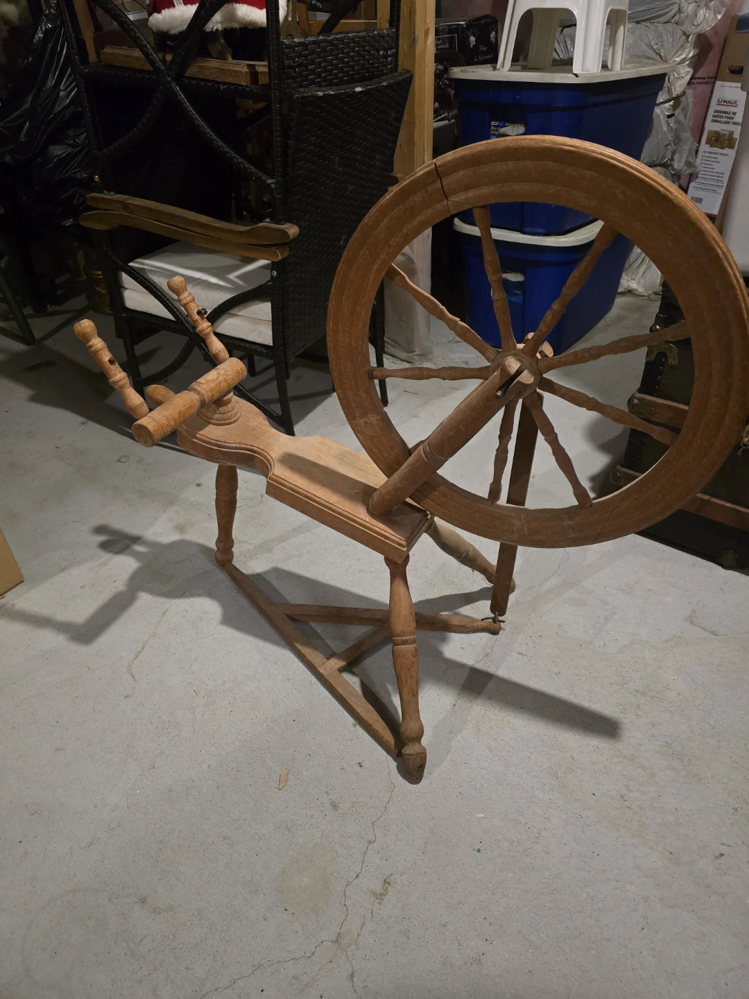 Antique wooden spinning wheel - photo 4