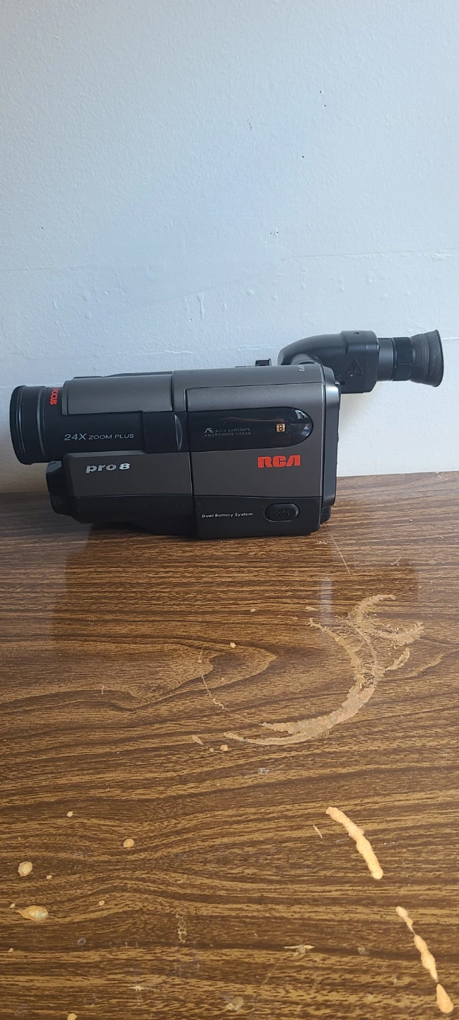 RCA Pro8 PRO0846 Video8 Camcorder 24x Zoom Autofocus Camera