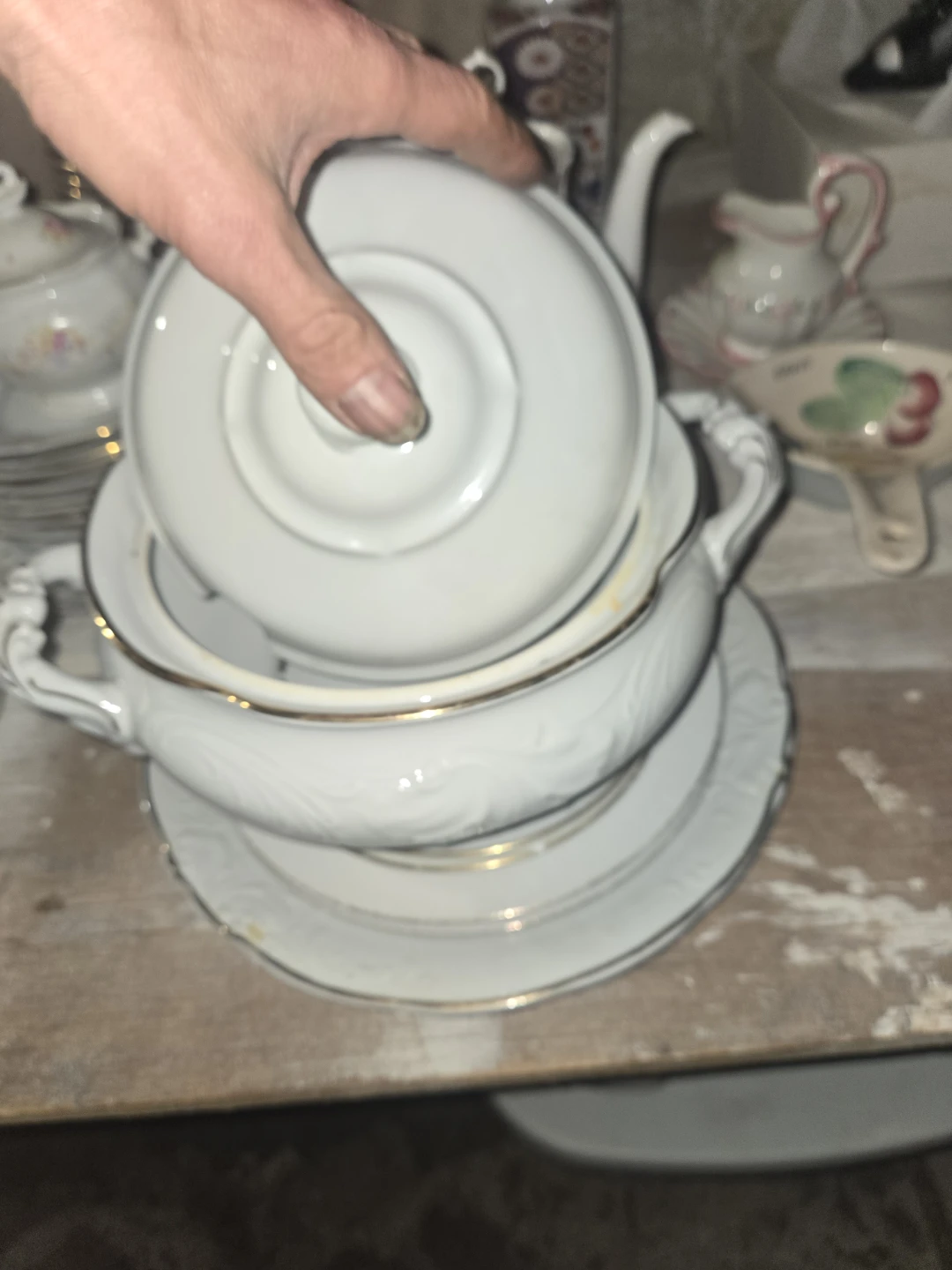 White Ceramic Serving Tureen with Lid and Plates - photo 2