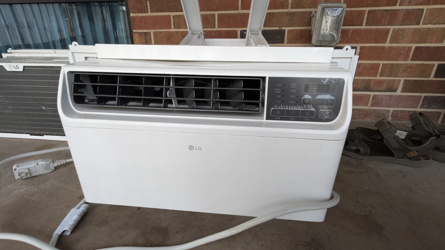 LG Window Air Conditioner with Mounting Bracket