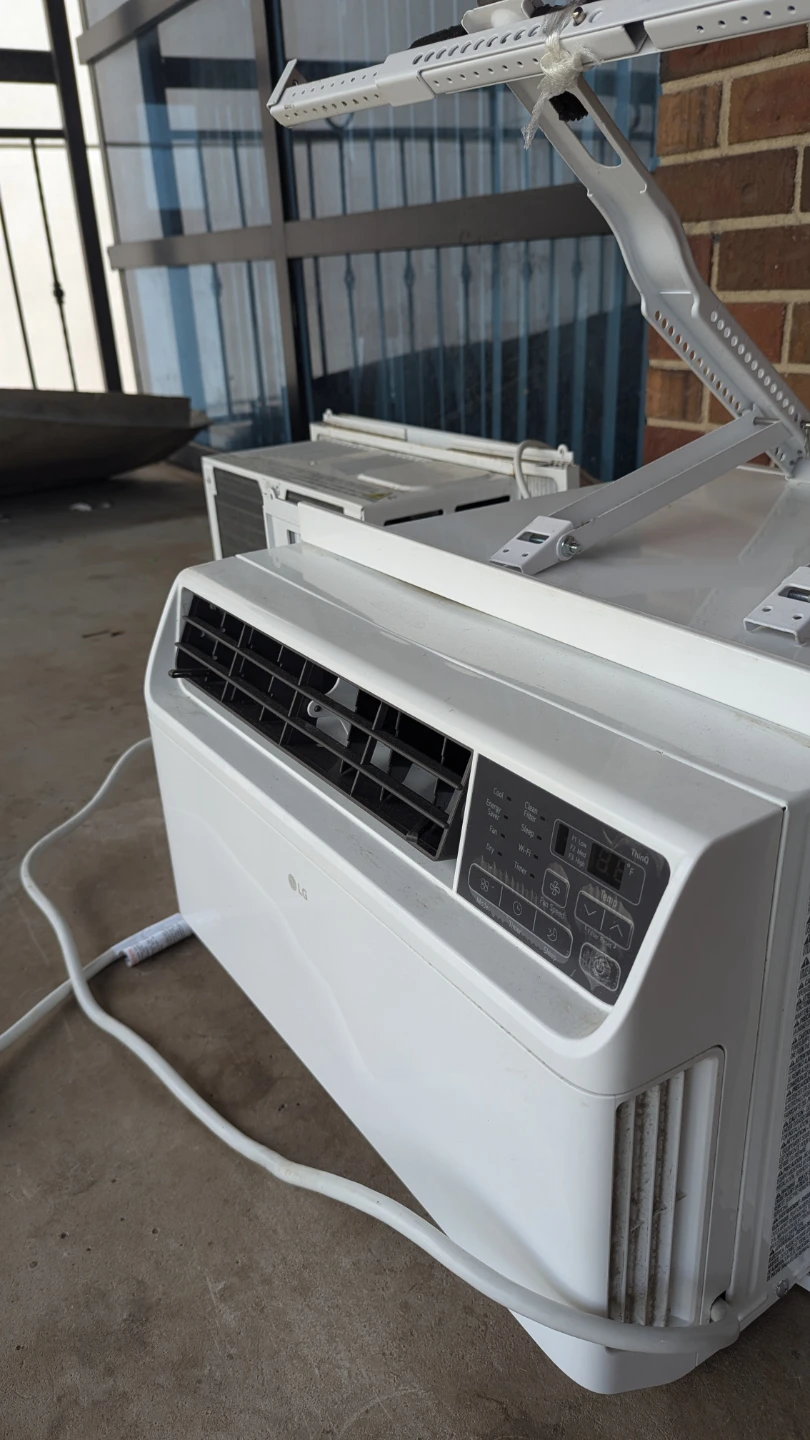 LG Window Air Conditioner with Mounting Bracket - photo 2