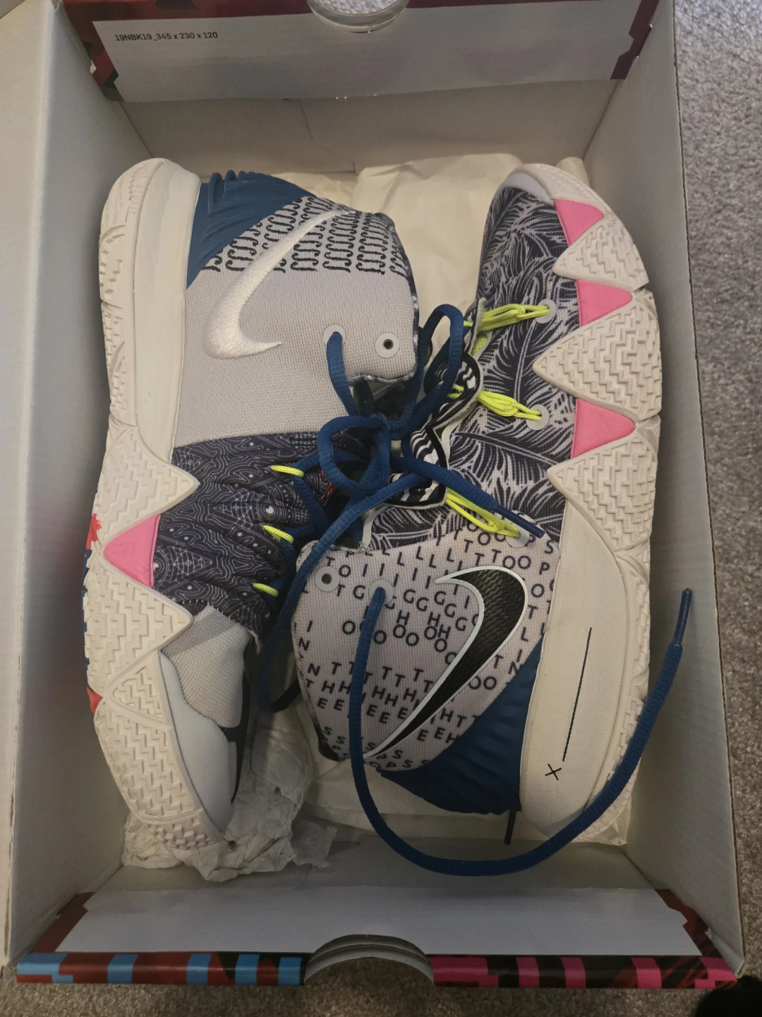 Nike Kyrie 4 Sneakers