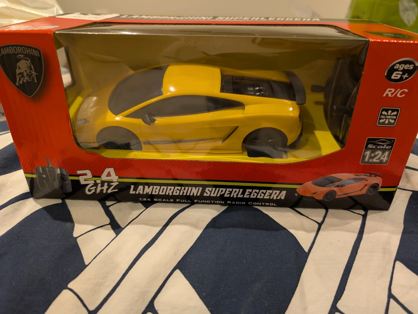 Yellow Lamborghini Superleggera 1:24 Scale RC Car