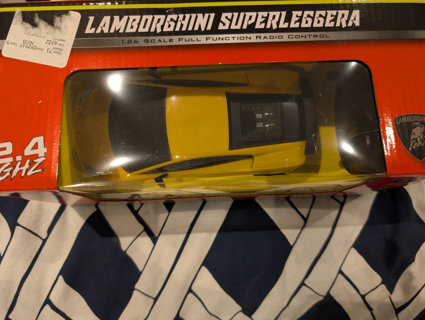 Yellow Lamborghini Superleggera 1:24 Scale RC Car - photo 2