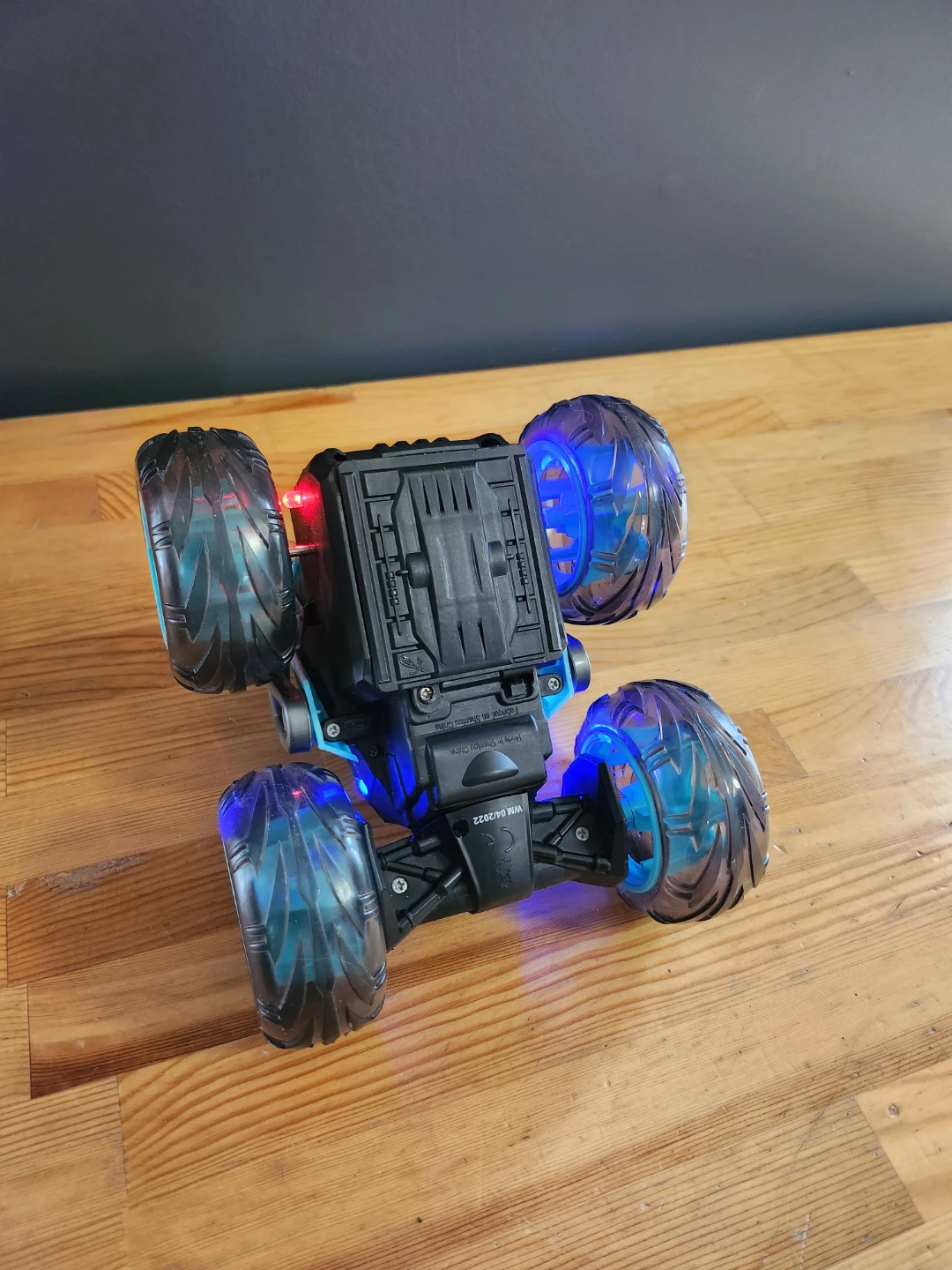 Mania RC Stunt Car *(Missing remote control. Car only)* ⚽️ - photo 4