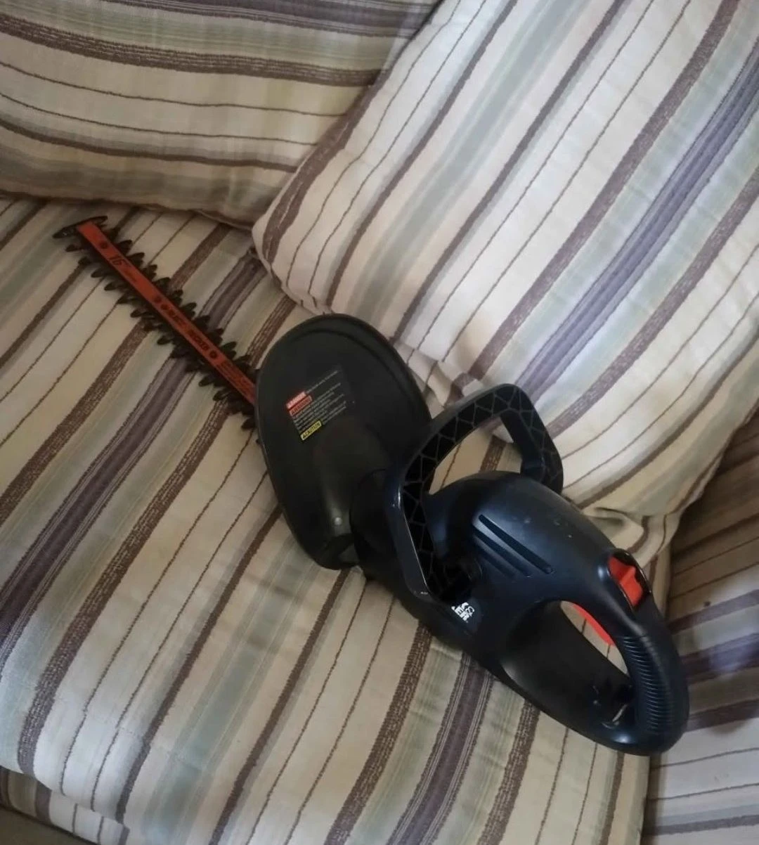 Black+Decker Hedge Trimmer Electric ⚡ Clippers Bush - photo 2