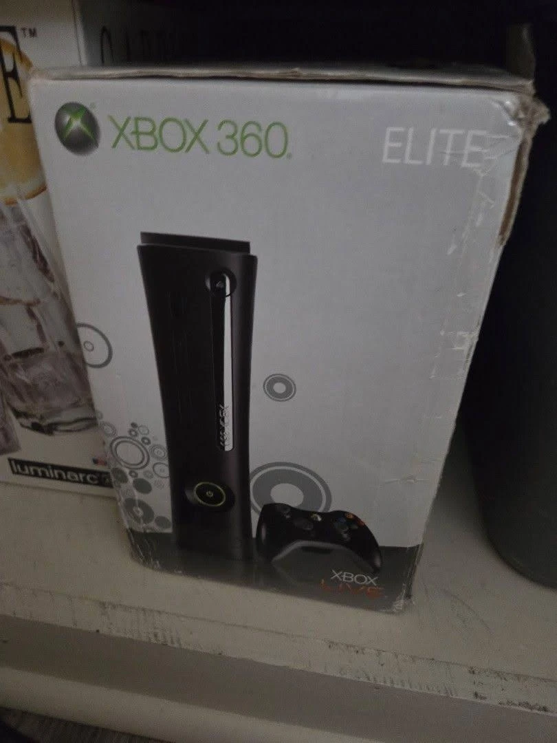 Xbox 360 and tv - photo 3