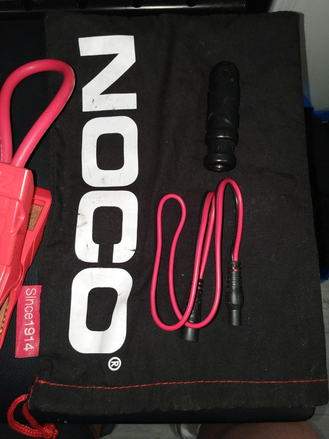 NOCO GB70 Boost HD Jump Starter - photo 2